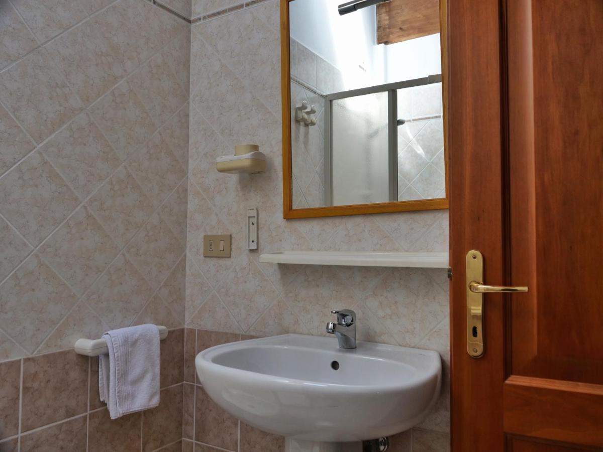 Lounge Del Duca, Centralissimo Bicamere Su Due Livelli - Posto Auto A Richesta Grado Exterior foto